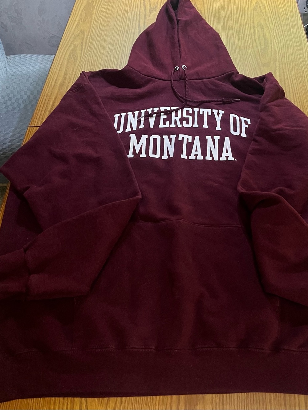 Champion University Of Montana Maroon Pullover Hoodie with Label Size XXL